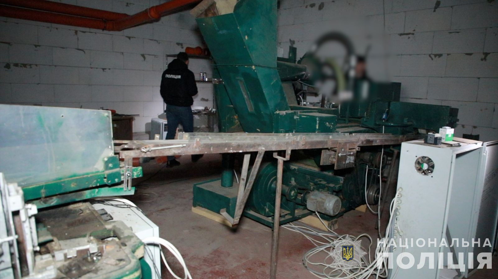 В Черкасской области нашли подпольную табачную фабрику мощностью до 50 000 пачек в сутки