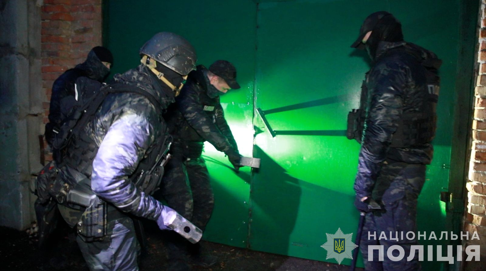 В Черкасской области нашли подпольную табачную фабрику мощностью до 50 000 пачек в сутки