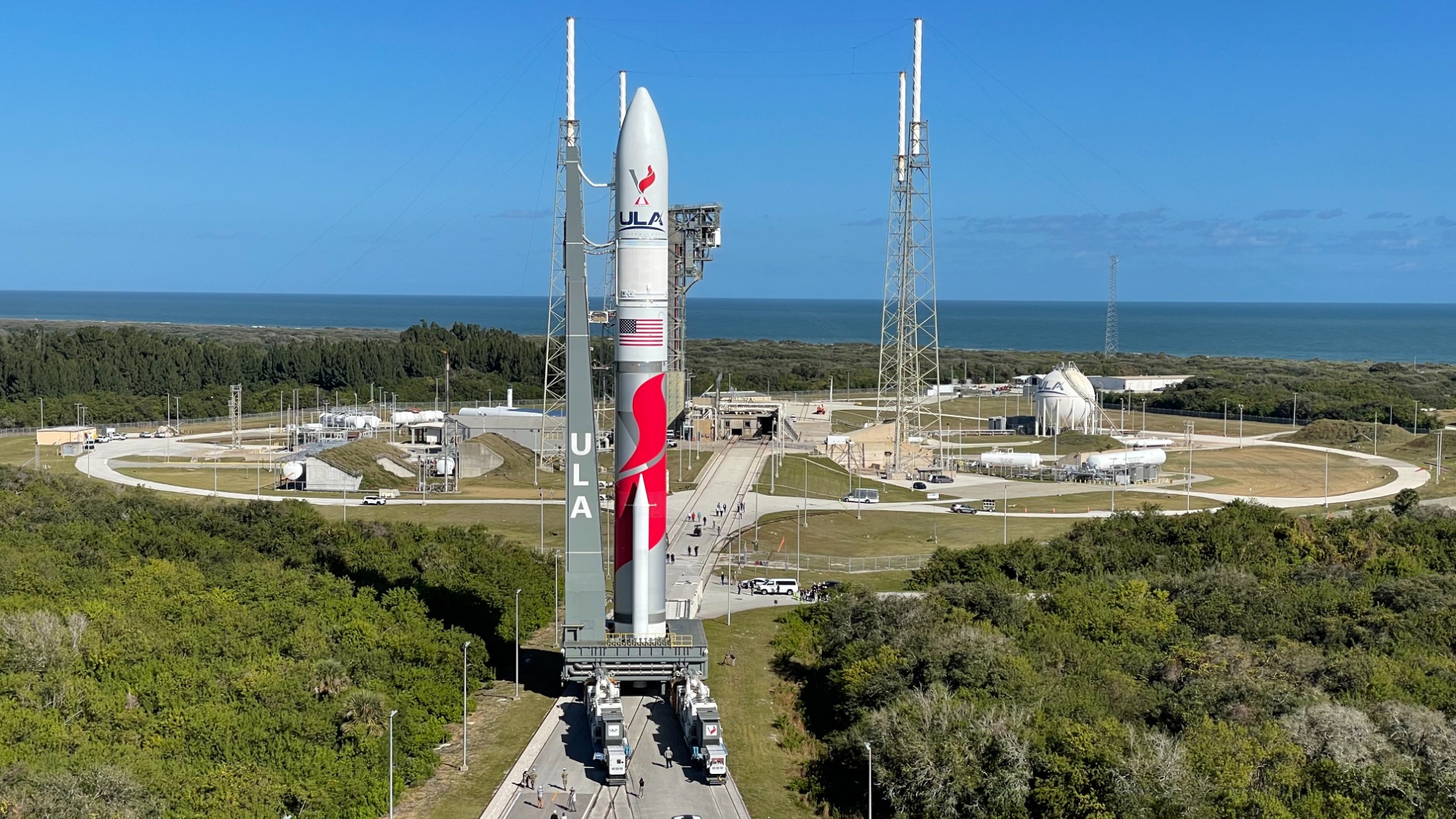 До старту готується ракета Vulcan Centaur. Вона несе перший приватний корабель до Місяця – фото