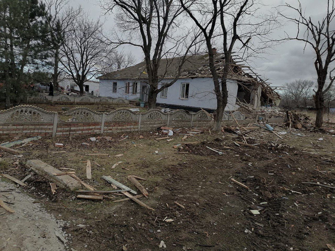 Росіяни знищили будинки переселенців та сільраду на Херсонщині – фото