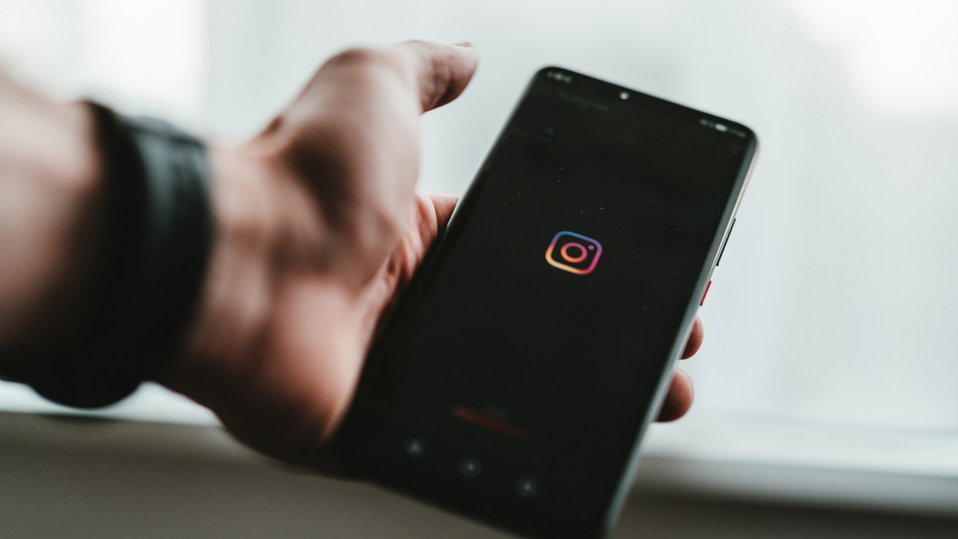 Как заблокировать российский контент в Instagram и Facebook – советы