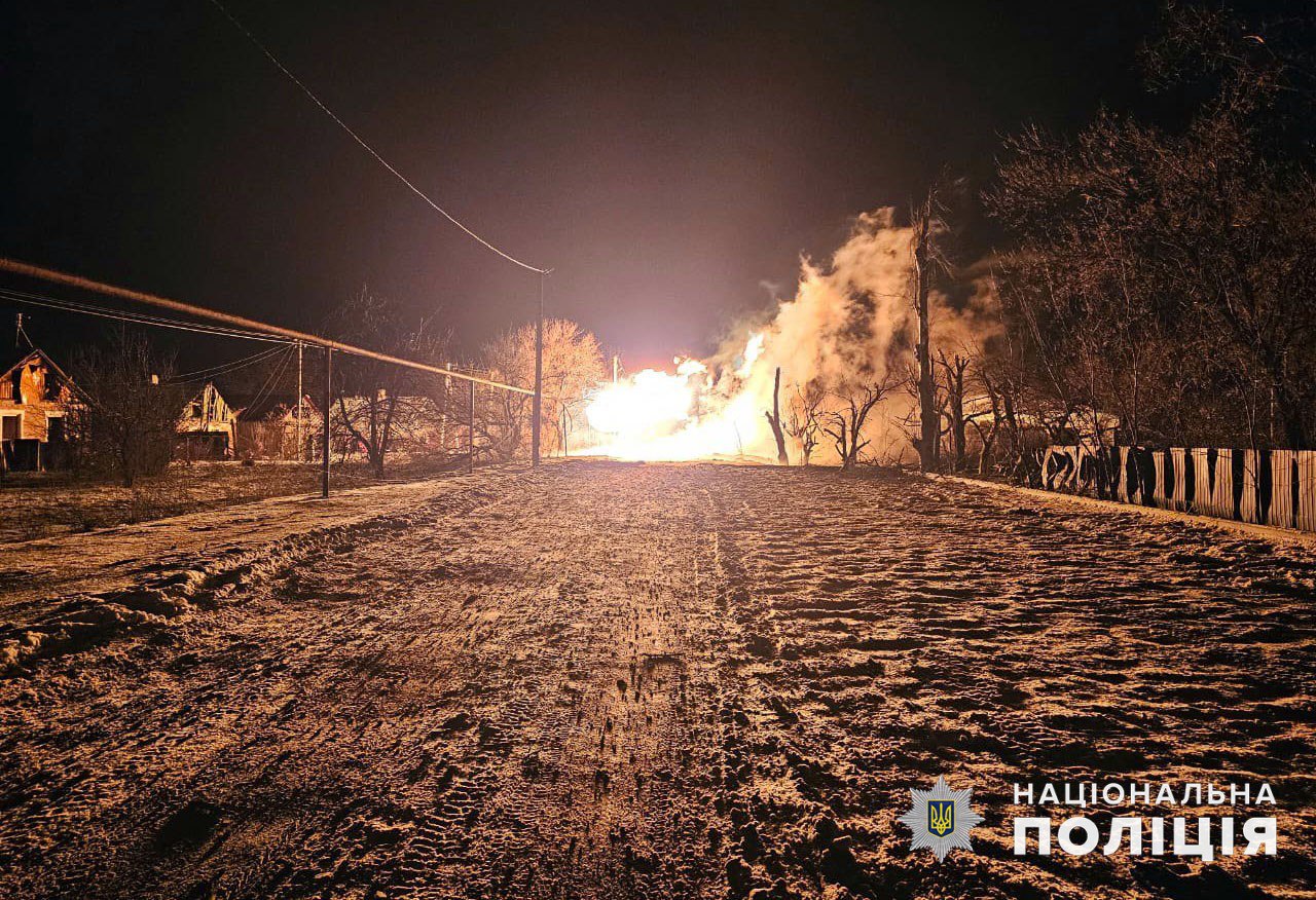 Росіяни завдали ракетного удару по Мирнограду, пошкоджено будинки і газогін – фото