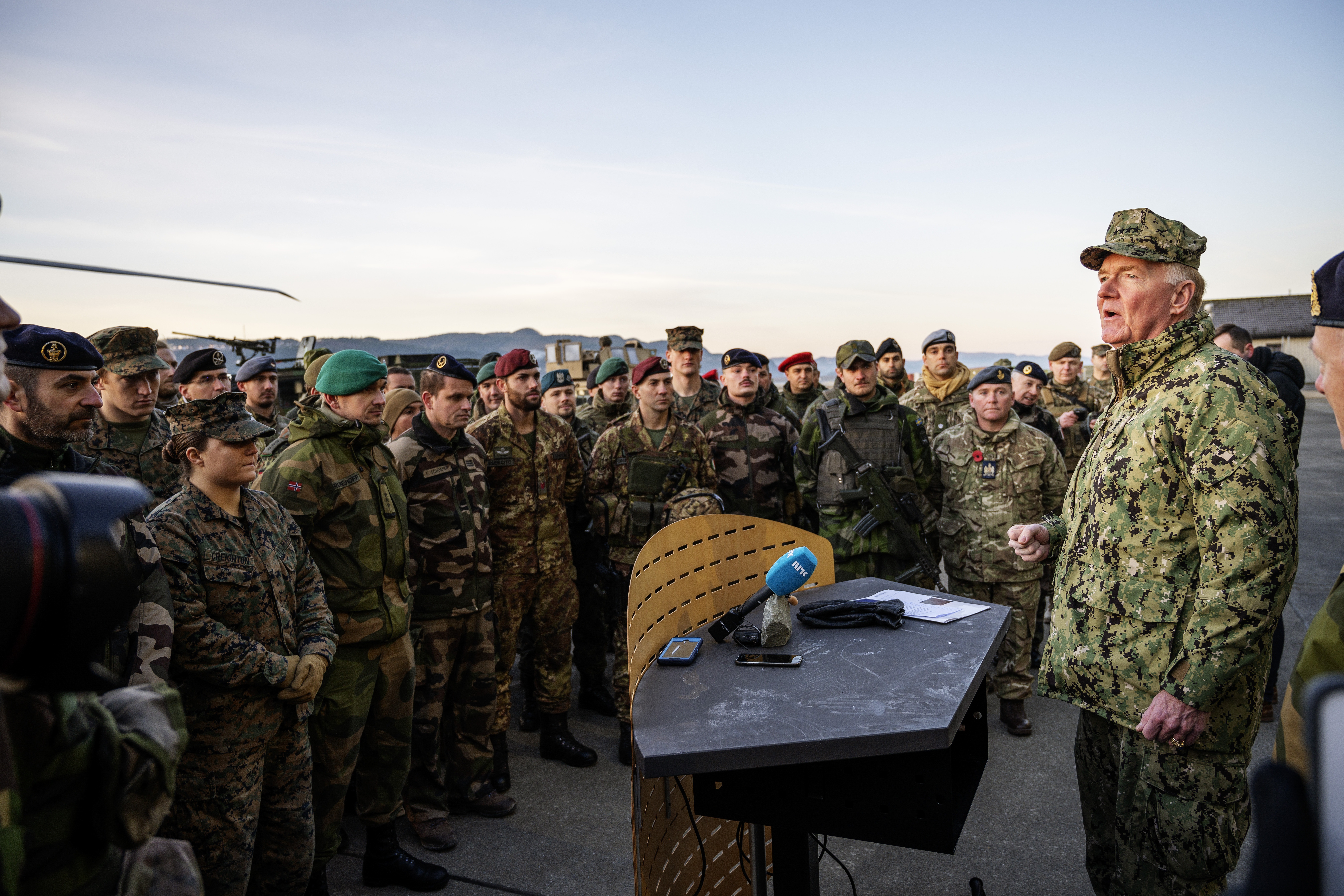 Військові навчання під проводом НАТО Trident Juncture в Норвегії (Фото: EPA/OLE MARTIN WOLD)