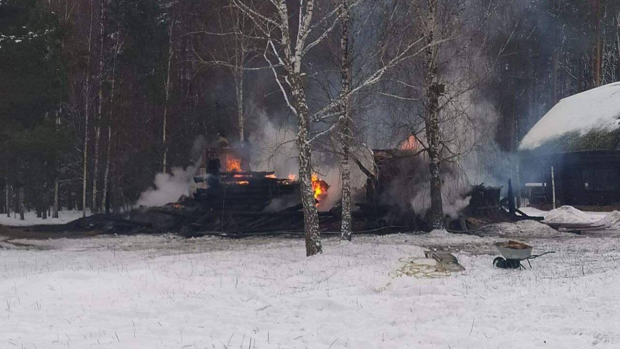 У Чернігівській області згорів будинок сім'ї заарештованого бізнесмена Мазепи – фото