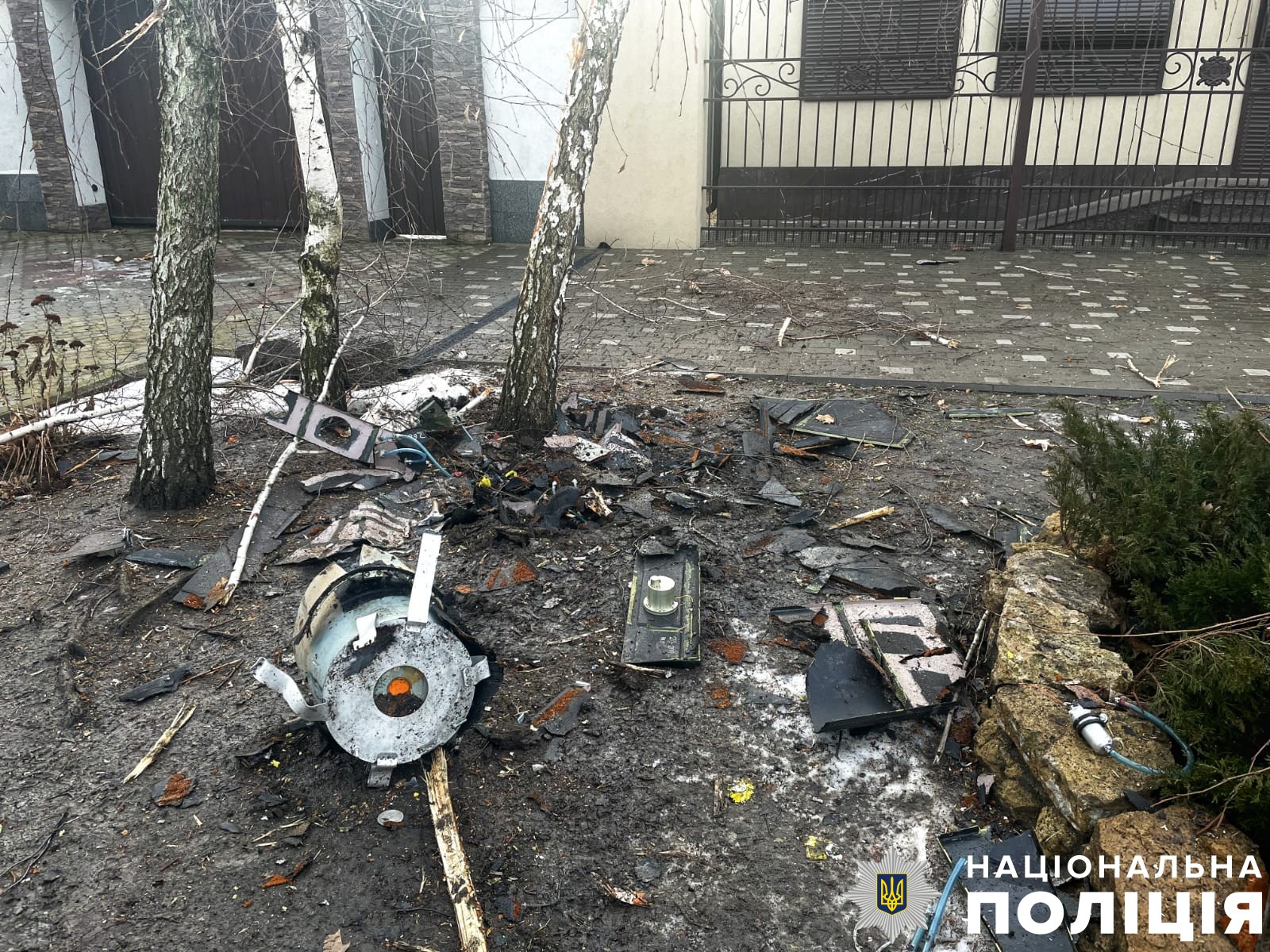 Вибухотехніки показали фото і відео знищення російського дрона-камікадзе, що не здетонував