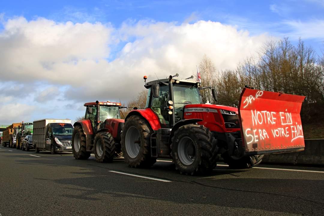 Фермери блокують рух у Парижі та Брюсселі: які їхні вимоги – фото