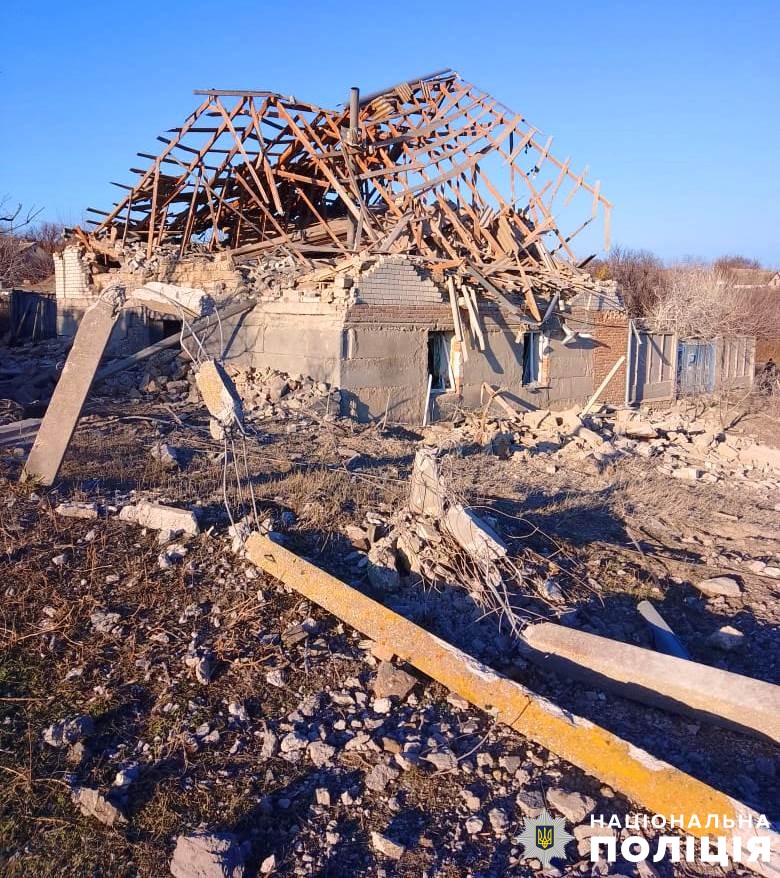 Наслідки російського удару, 1 лютого 2024 (Фото: Поліція Херсонської області)