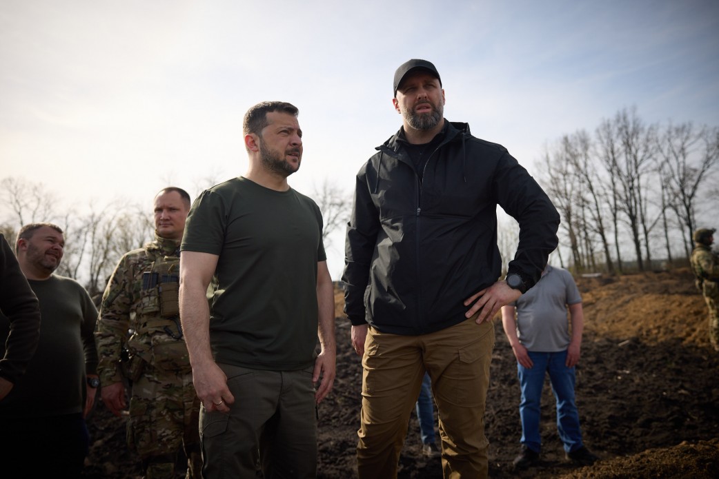 Траншеи и "зубы дракона". Фото и видео строительства фортификаций в Харьковской области