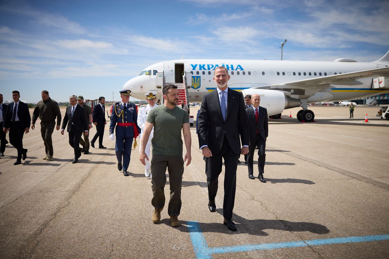 Зеленський прибув до Іспанії. Підпише безпекову угоду