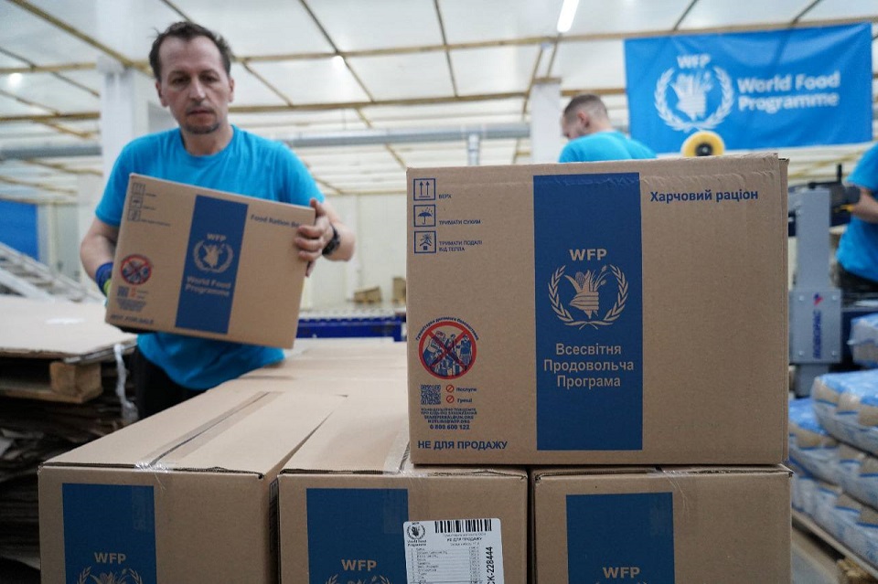 Украина расширила гумпомощь на подсолнечное масло: 2500 тонн отправят в Африку – фото
